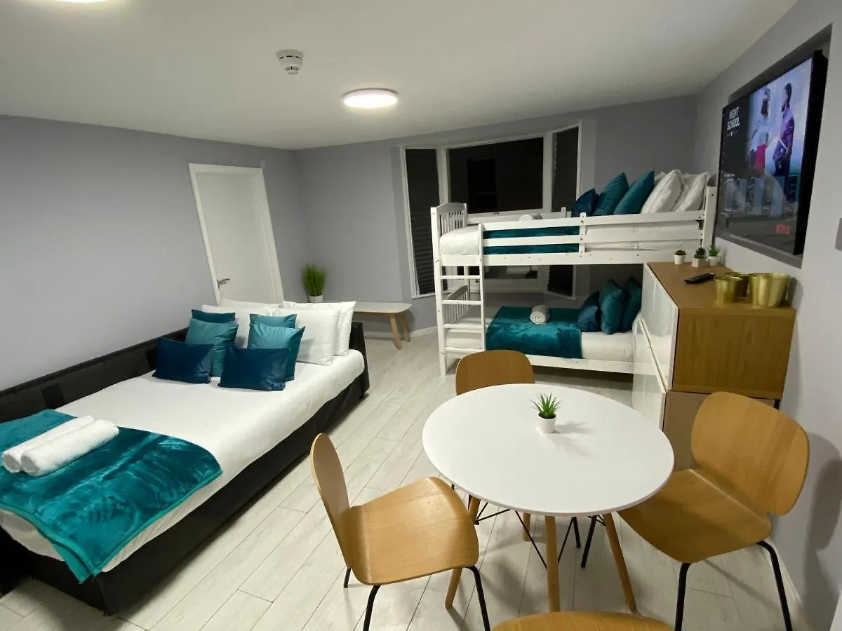 Bond Studios Hove Apartment