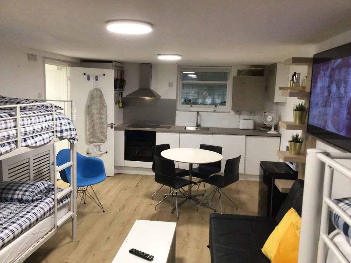 Apartment Bond Studios Brighton