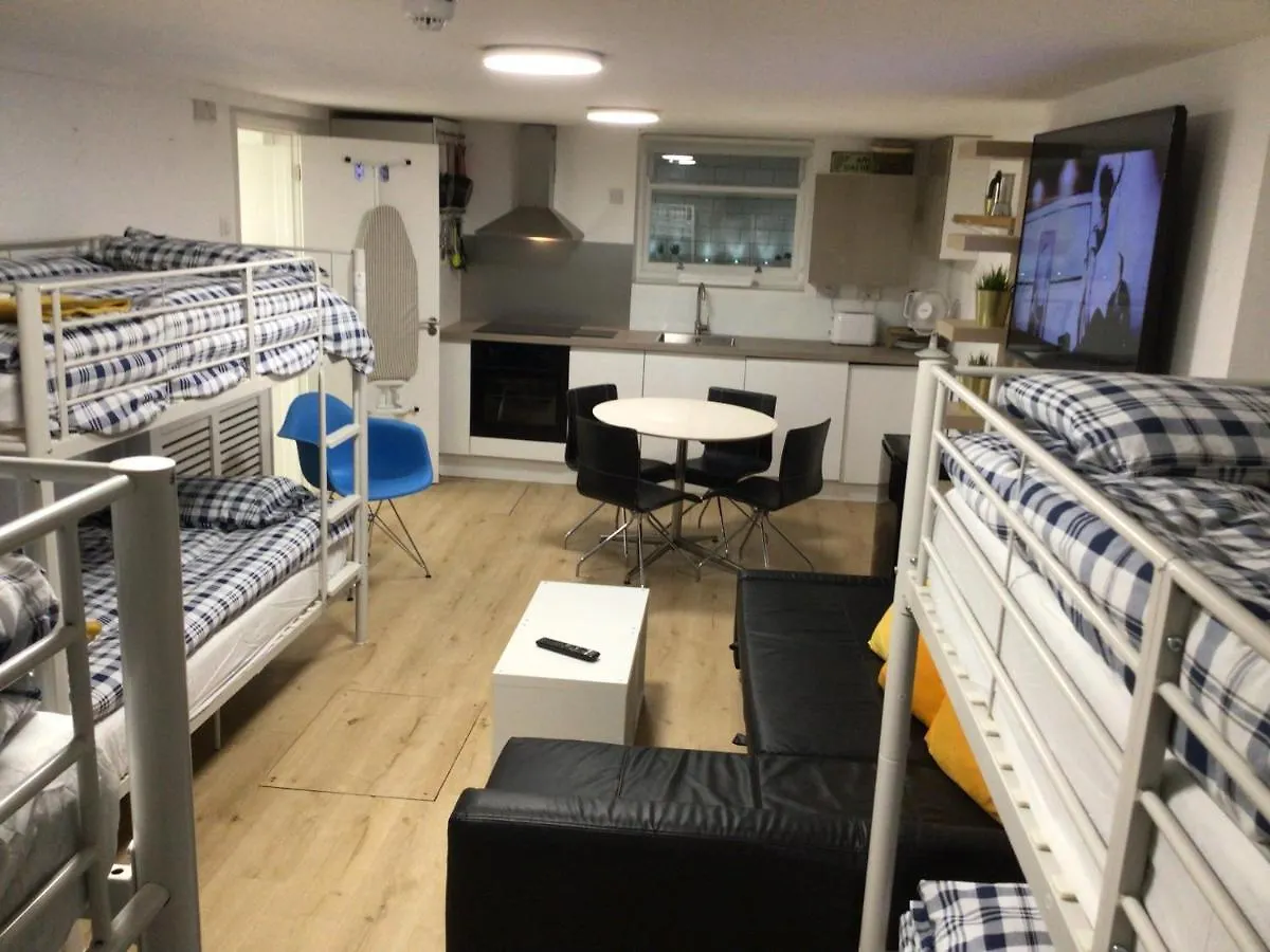 Bond Studios Brighton Apartment